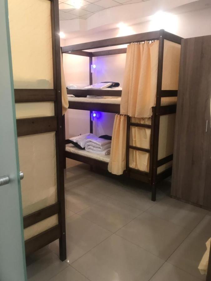 Ararat-Podol Hostel Kiev Esterno foto