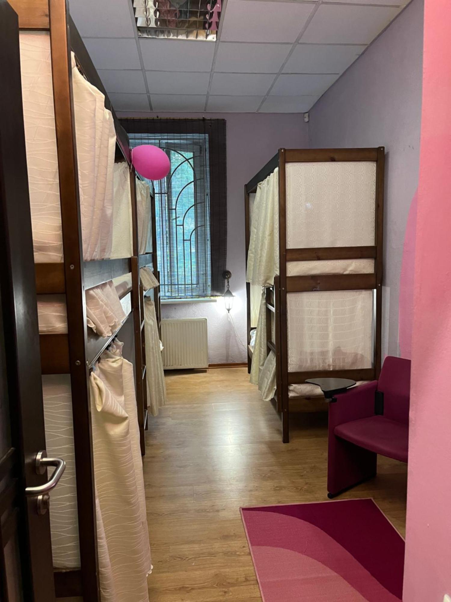 Ararat-Podol Hostel Kiev Esterno foto