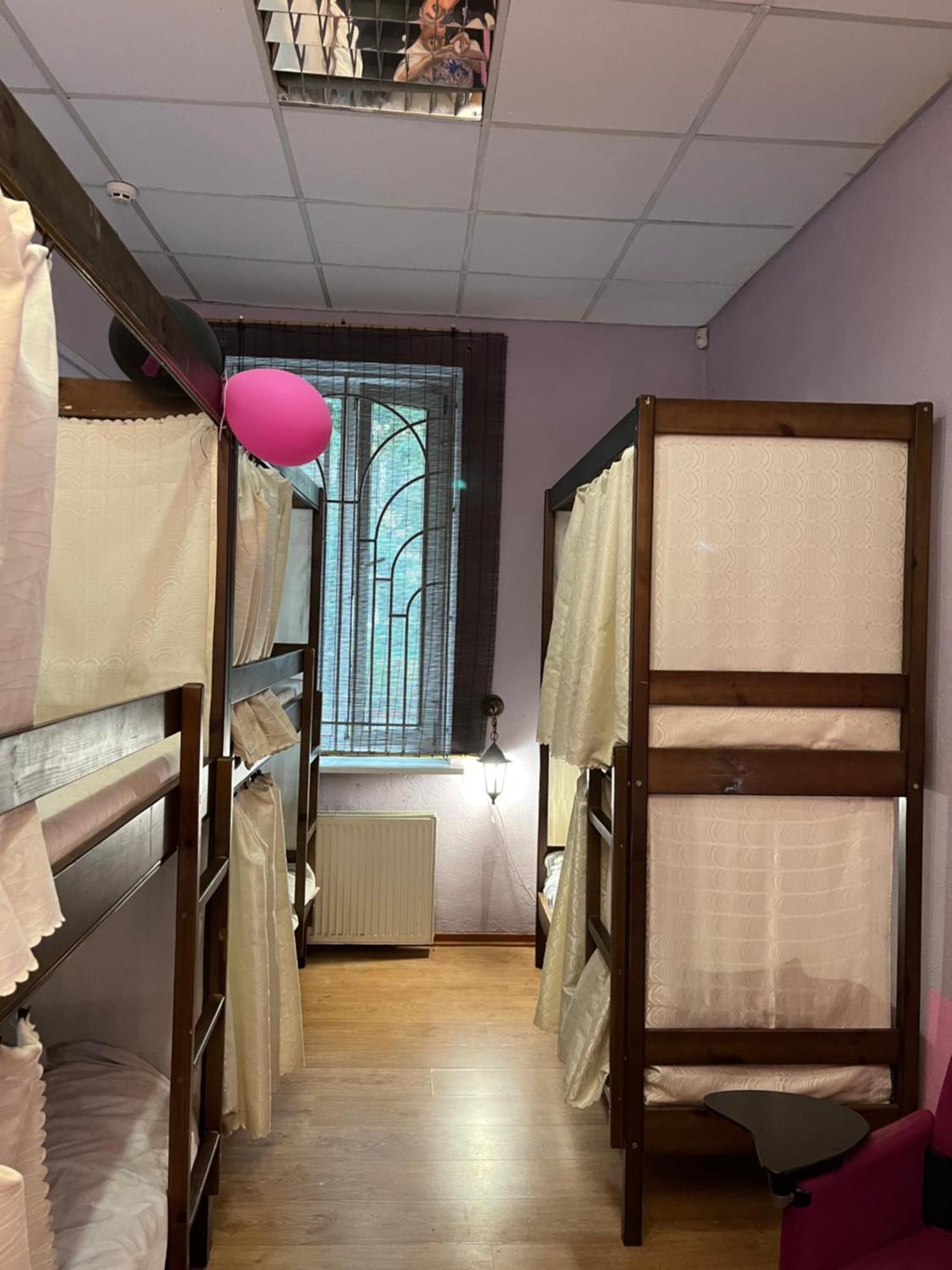 Ararat-Podol Hostel Kiev Esterno foto