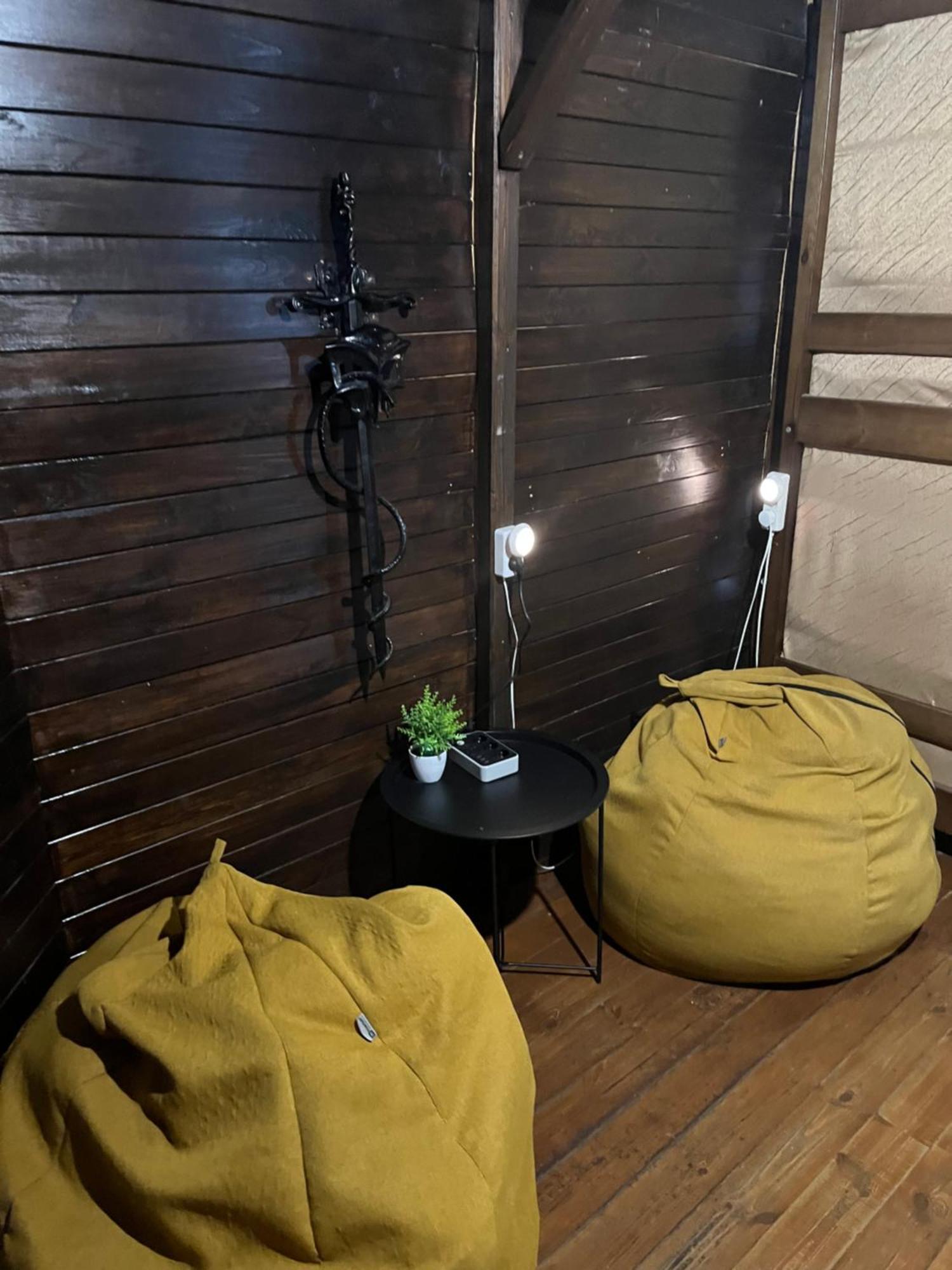Ararat-Podol Hostel Kiev Esterno foto